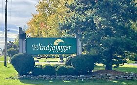 Windjammer Lodge